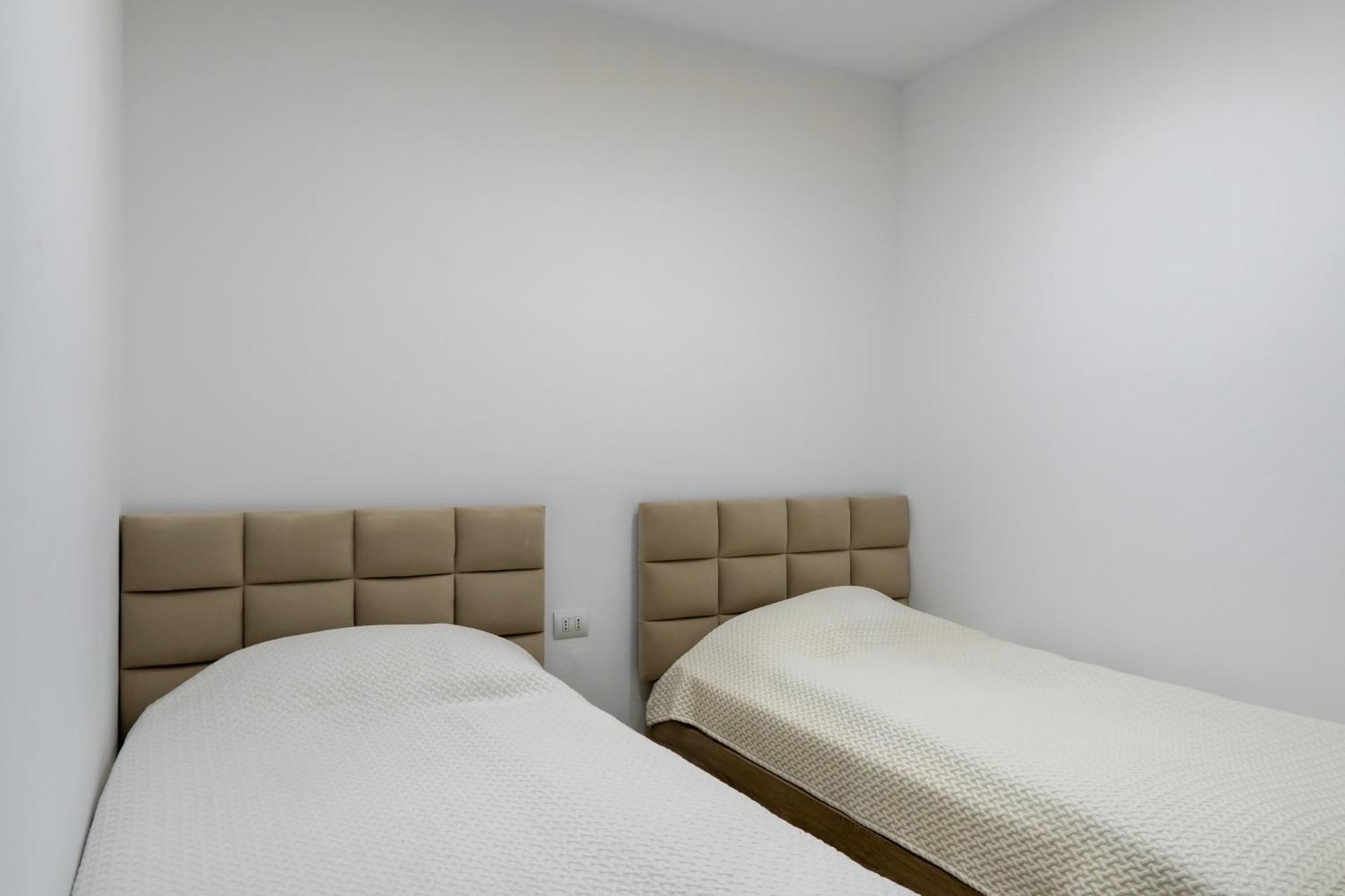 Royal Aparthotel Вльора Екстер'єр фото