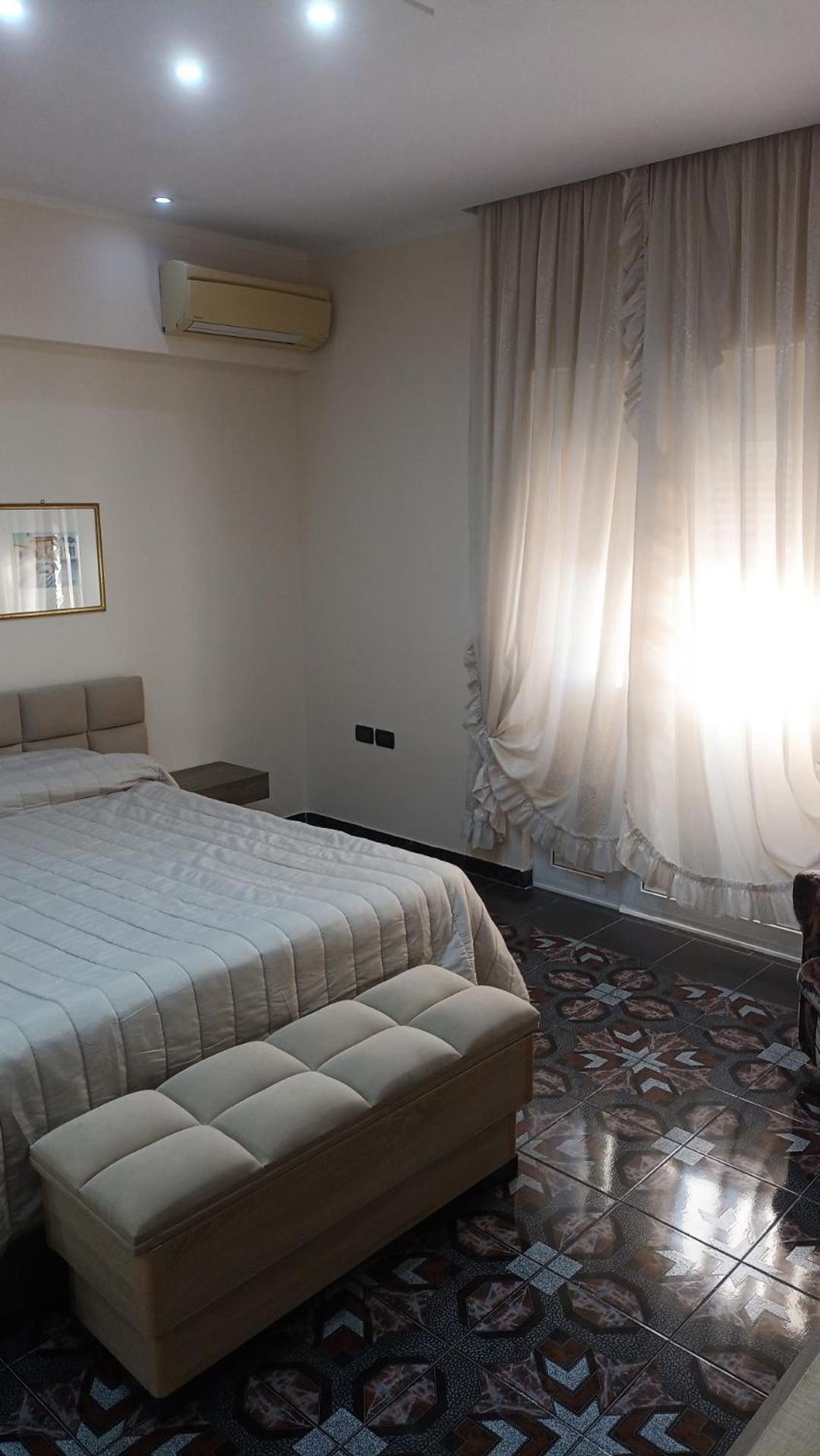 Royal Aparthotel Вльора Екстер'єр фото